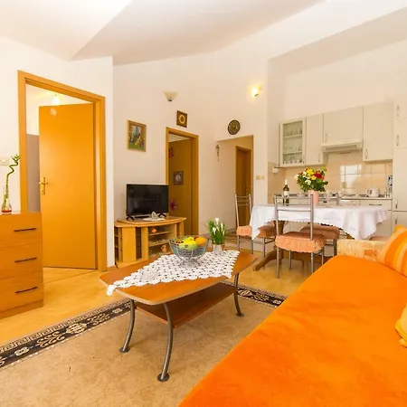 Apartman Lara * Kaštela